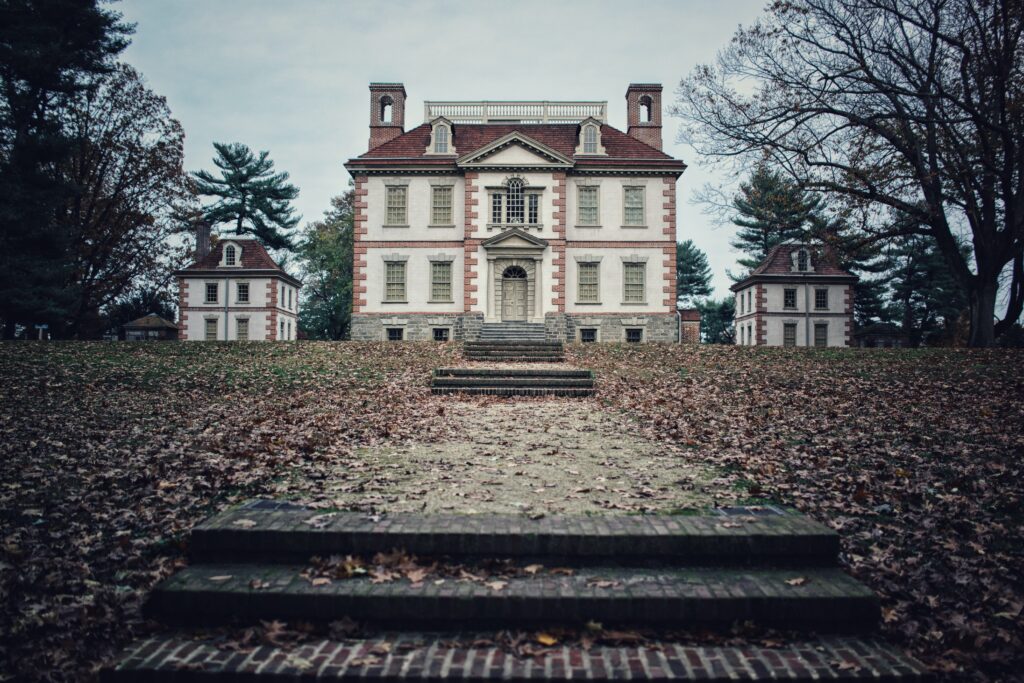 haunted bed and breakfasts in straight shot